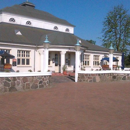Fe'Wo, Strandnah, Ueckermuende3Ps,1Hund,Stettiner Haff, Luaran gambar