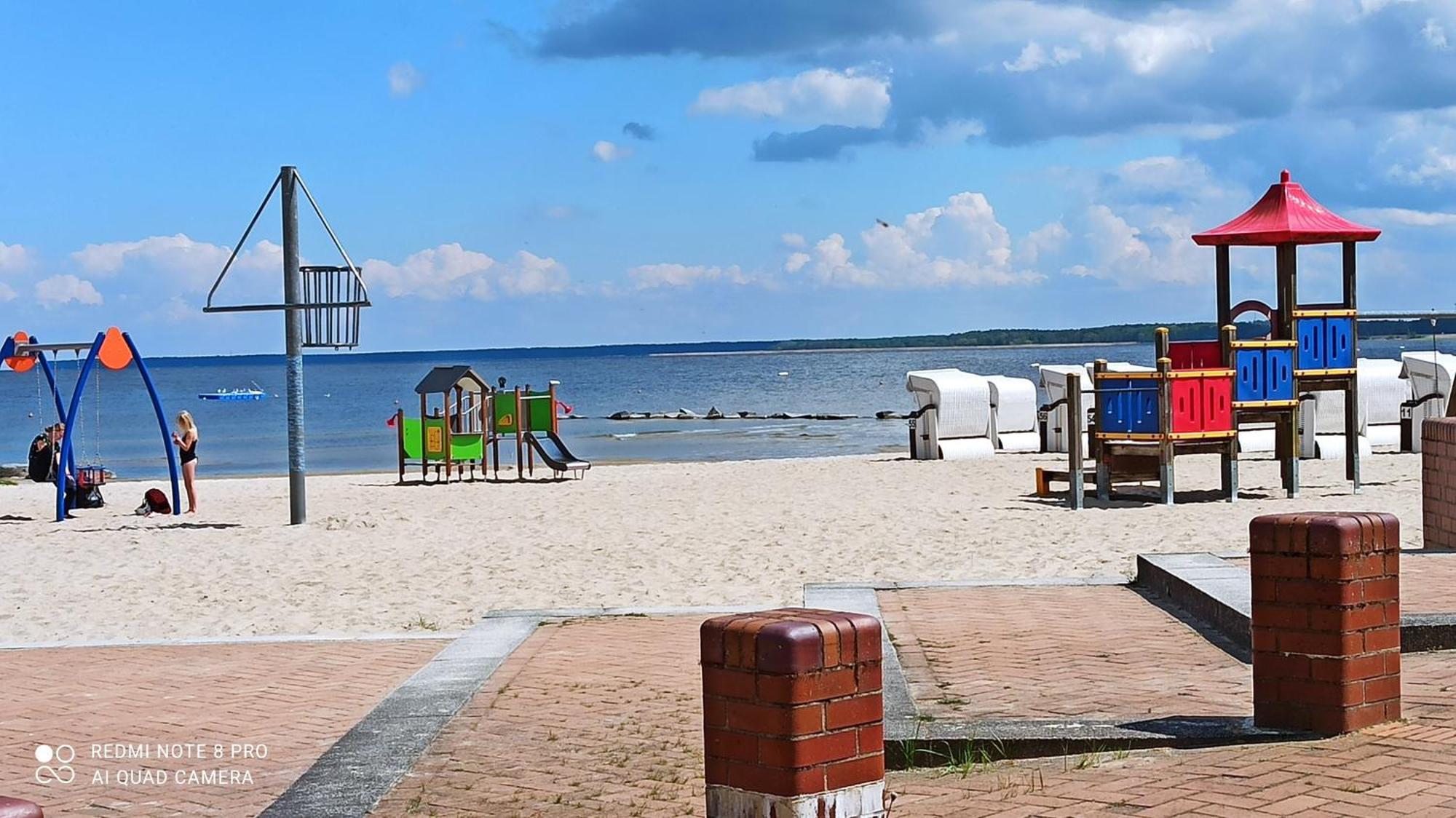 Fe'Wo, Strandnah, Ueckermuende3Ps,1Hund,Stettiner Haff, Luaran gambar